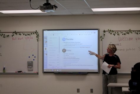 Eden Moore teaching her class.