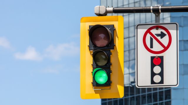 What You Need to Know About New York's New Rule on Making Right Turns at Red Lights