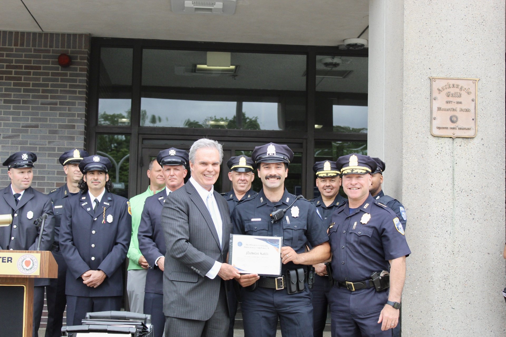 Worcester police and firefighters honored for rooftop rescue during dual fires