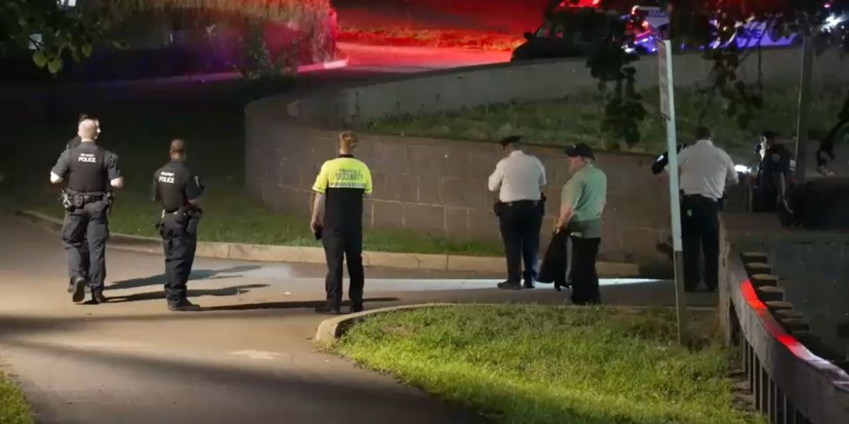 Off-Duty Border Patrol Agent Shot during Attempted Robbery in Manhattan Park