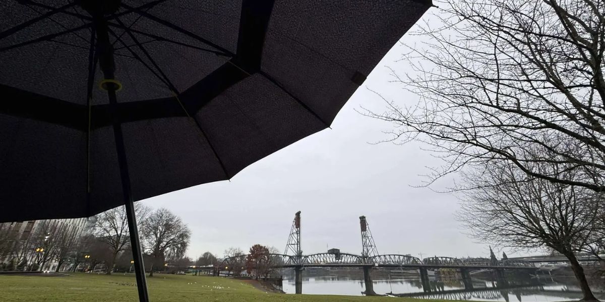 Smoke, Cooler Nights, and Easing Heat Ahead for Southern Oregon